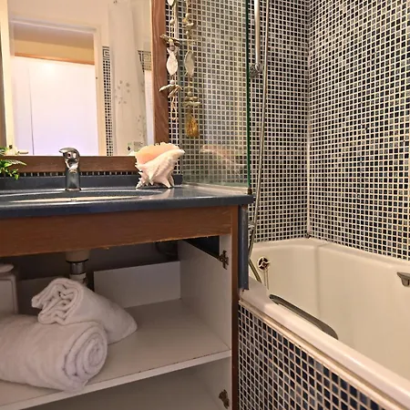 L'esquinade - F2 105 By Interhome Apartman Saint-Raphaël