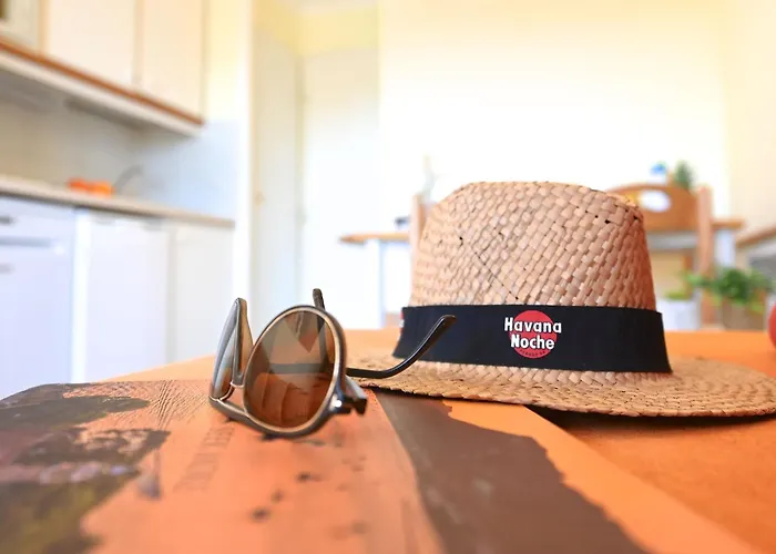 L'esquinade - F2 105 By Interhome