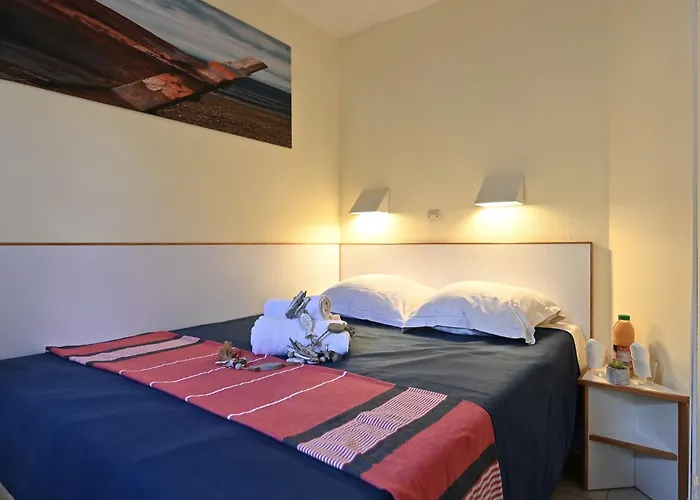 L'esquinade - F2 105 By Interhome