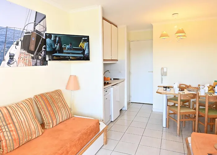 Apartment L'esquinade - F2 105 By Interhome Saint-Raphaël